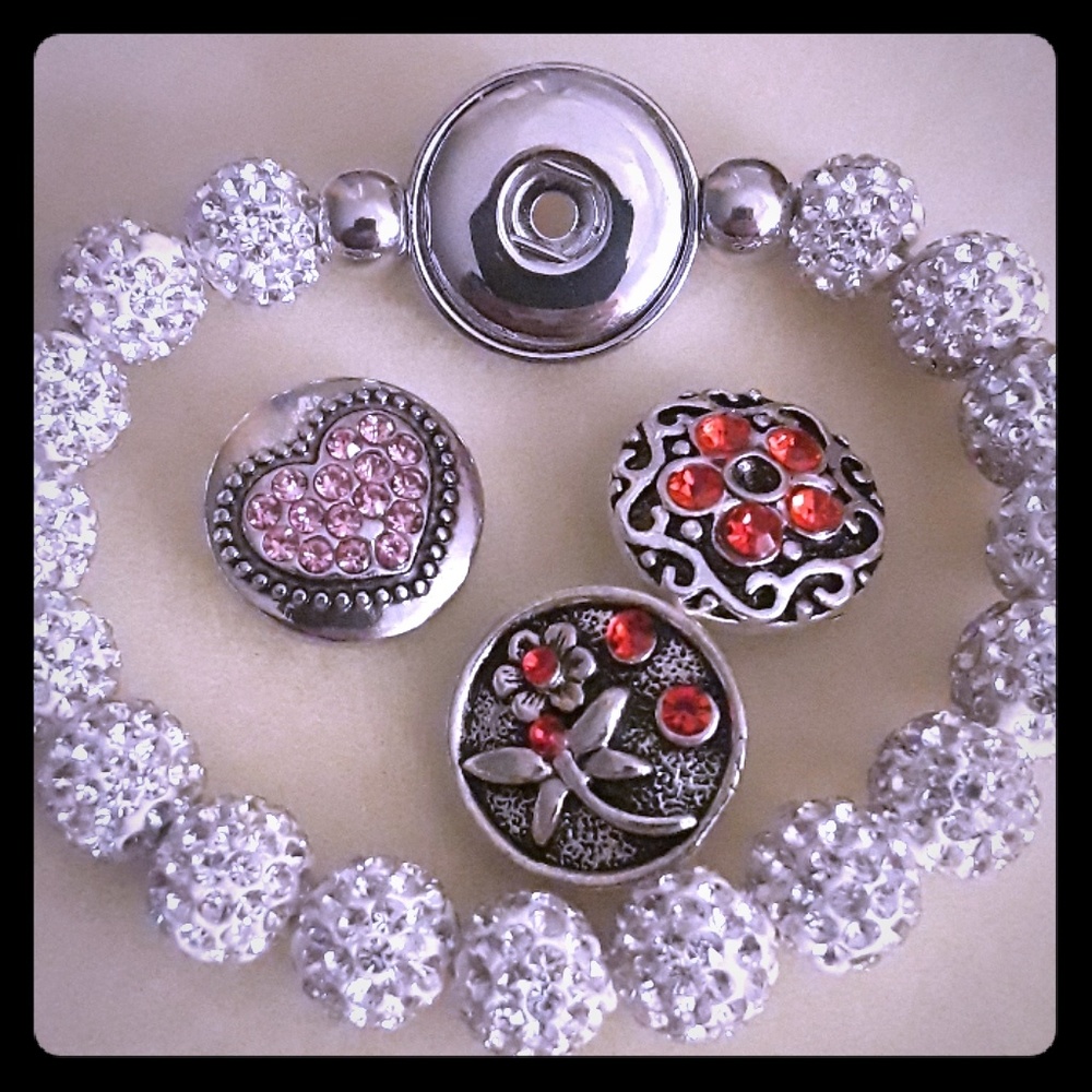 Round rhinestone beaded snap bracelet and 3 snaps